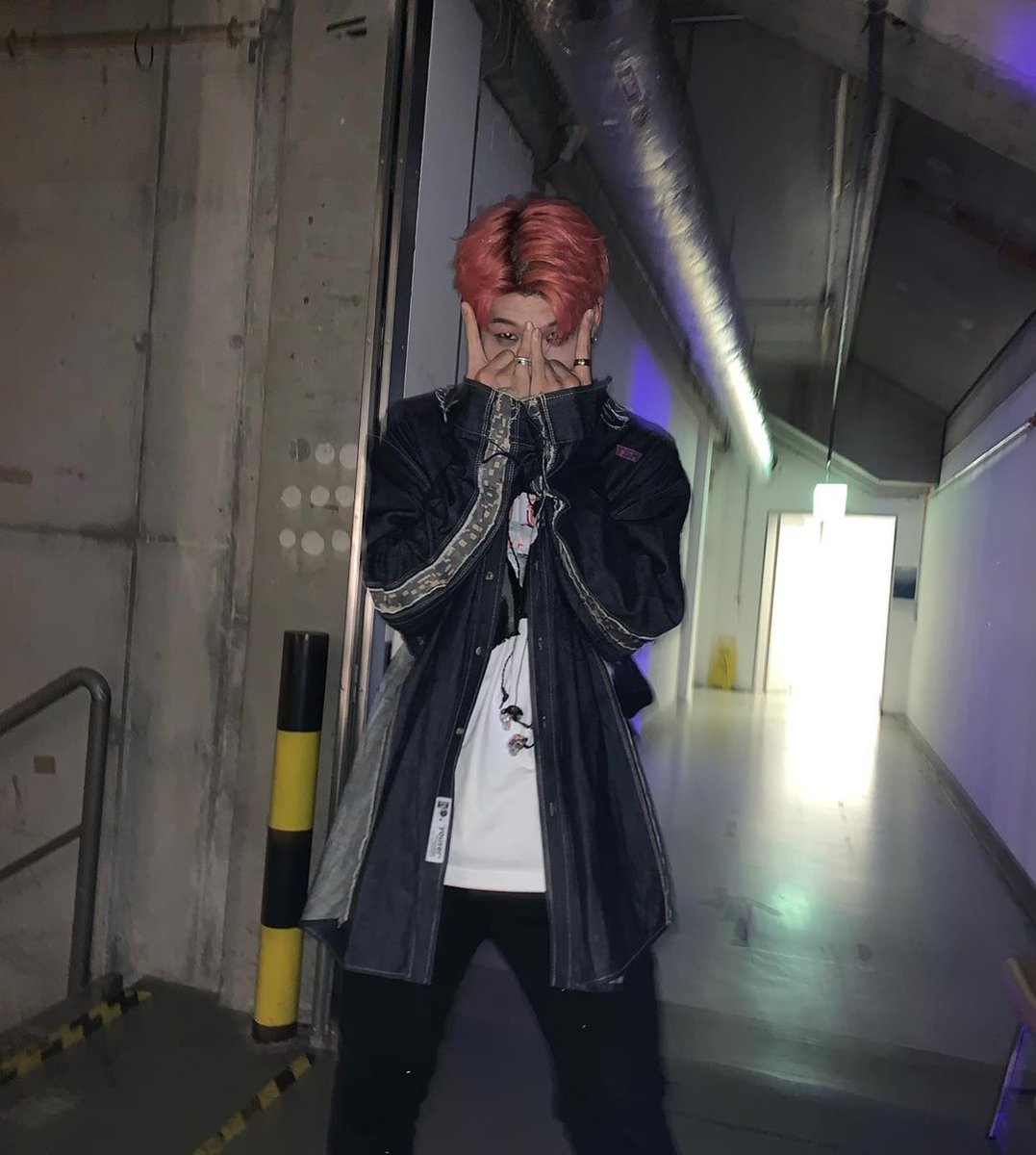 karditoszip's tweet photo. Se está celebrando el #oǝcཐི·ཋྀ۪𝕔ome𝕓ack y yo estoy en mi mood #o𝕕d·仔細·cir𝕔lǝ para apoyar a estas bonitas en su #𝑣ǝrsi𖦹n᭬ꫂu𝚙 

ᝰ 𝐓𝐡𝐞 𝐛𝐢𝐠 クマ、#𝕭𝖔𝖐𝖚 ⋆ https://t.co/Zl3a92uTZj