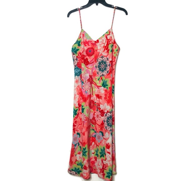 whisper_will's tweet photo. So good I had to share! Check out all the items I'm loving on @Poshmarkapp from @HTownFound #poshmark #fashion #style #shopmycloset #dianevonfurstenberg #mattel #natori: https://t.co/xRdFq4vZsb https://t.co/YSXCFsrsdK