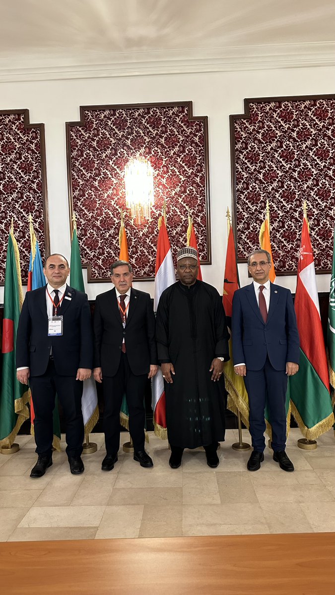 JeyhunMV's tweet photo. #İslamƏməkdaşlıqTəşkilatıParlamentİttifaqının İcraiyyə Komitəsinin iyulun 17-də Kot-d-İvuar Respublikasının #Abican səhərində keçirilən 49-cu iclasında İslam Əməkdaşlıq Təşkilatı Parlament İttifaqının baş katibi Muhammed Xurayçi Niyass ilə görüşərək xatirə şəkli çəkdirdik. https://t.co/Z7gQyNj0no