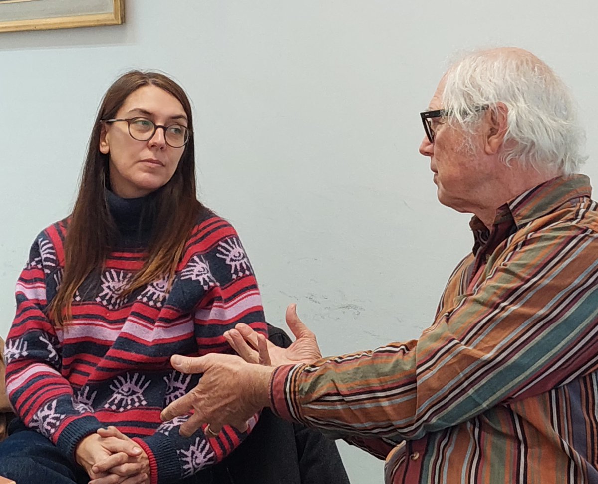De la reunión participaron @natyaruguete, <a href="/aracalacana/">Martín Becerra</a>, <a href="/gmastrini/">Guille Mastrini</a>,  #EugeniaMitchelstein, <a href="/philipkitz/">Philip Kitzberger</a>, <a href="/JulianaGagliar1/">Juliana Gagliardi</a>,  <a href="/natalischejtman/">Natalí Schejtman</a>, <a href="/luciavincent28/">Lucía Vincent</a> , <a href="/KeilaRaitzin/">Keila Raitzin 💚</a> , e <a href="/ischuliaquer/">Ivan Schuliaquer</a>