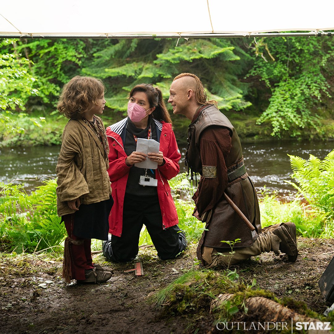 A lil dose of BTS to remind us that in between takes, they're really a happy bunch! #Outlander