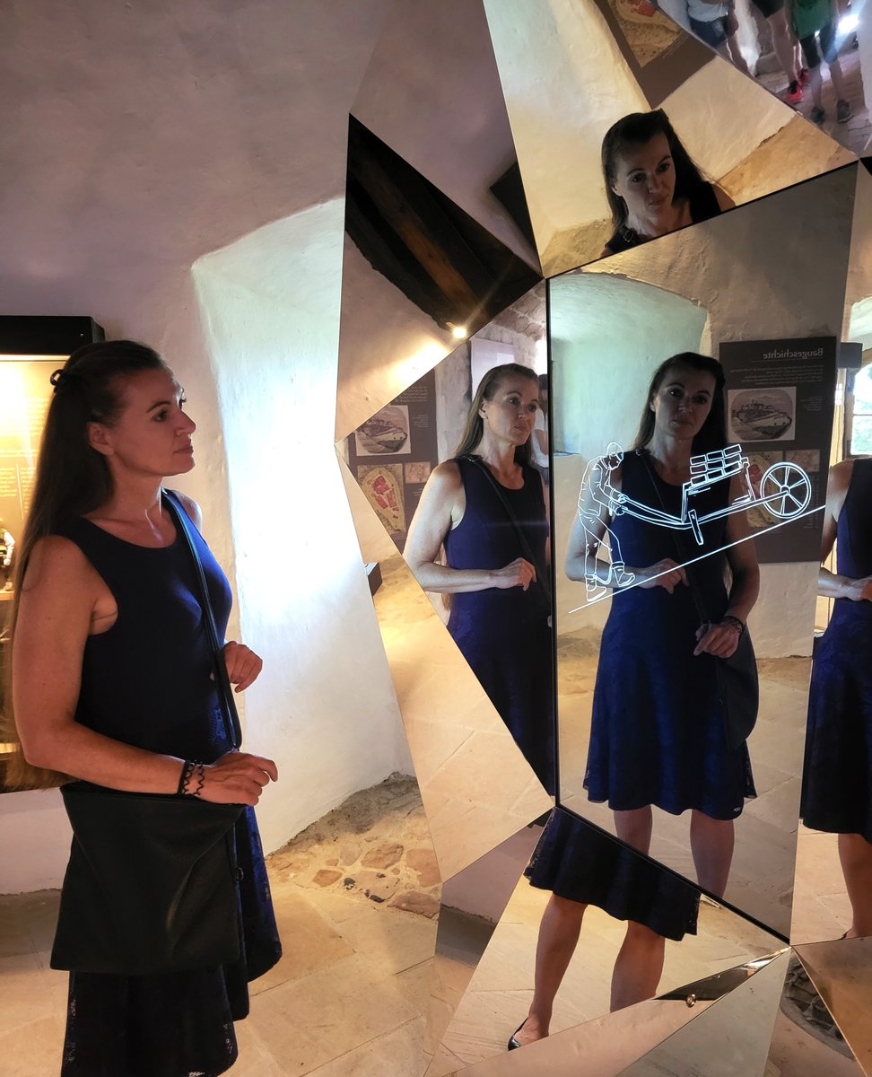 Tief in die Zuchthauszeit der Leuchtenburg eintauchen und die menschlichen Schicksale dieses düsteren Kapitels der wechselvollen Burggeschichte ans Tageslicht bringen, soll der neue Ausstellungsbereich im Münzturm der Leuchtenburg... Seit heute ist er zu sehen. Seid gespannt. ⁠