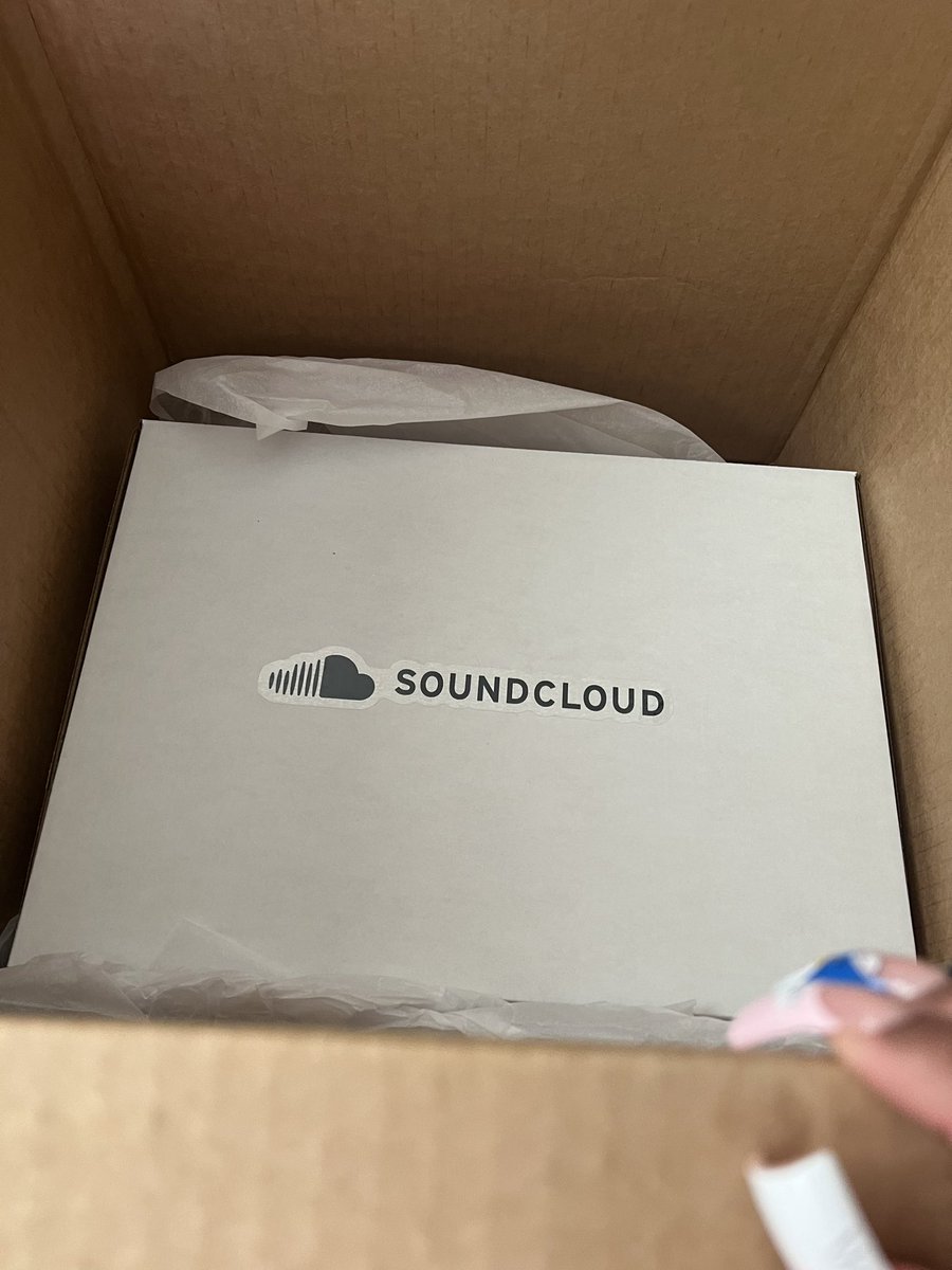 Sojabratt's tweet image. So thankful to be apart of this wonderful program 🖤🧡 &amp;gt;.&amp;lt; #FOSC