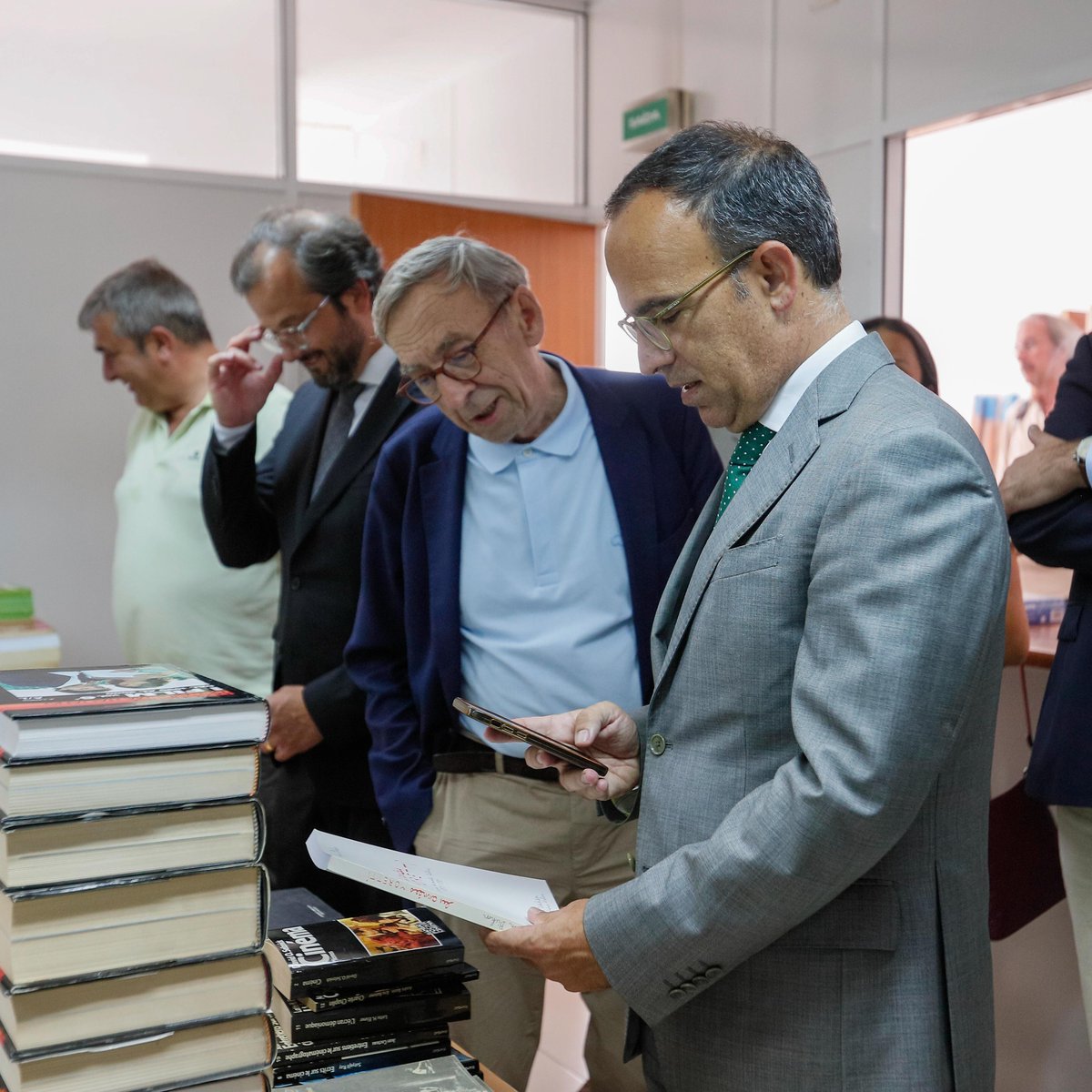 O Ministro da Cultura, @padaoesilva, visitou o Museu de Cinema - Jean Loup Passek e a Reserva do Museu de Cinema, ficando a conhecer um pouco mais sobre a História e Cultura do nosso concelho 📷
#MelgaçoTem #MuseudeCinemaJeanLoupPassek #Cinema #ArquivoMunicipal