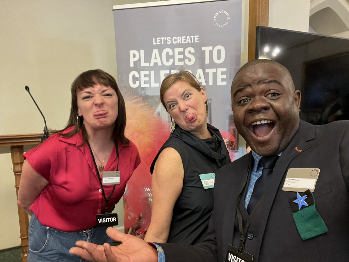 farai_nhakaniso's tweet photo. #DownToEarth CPP in Churchill Room, House of Commons earlier today.. 
🤭😂😂

#justbeingus #Wigan #Leigh #havefunalways #weareseriouspeople https://t.co/XDW1mh5422