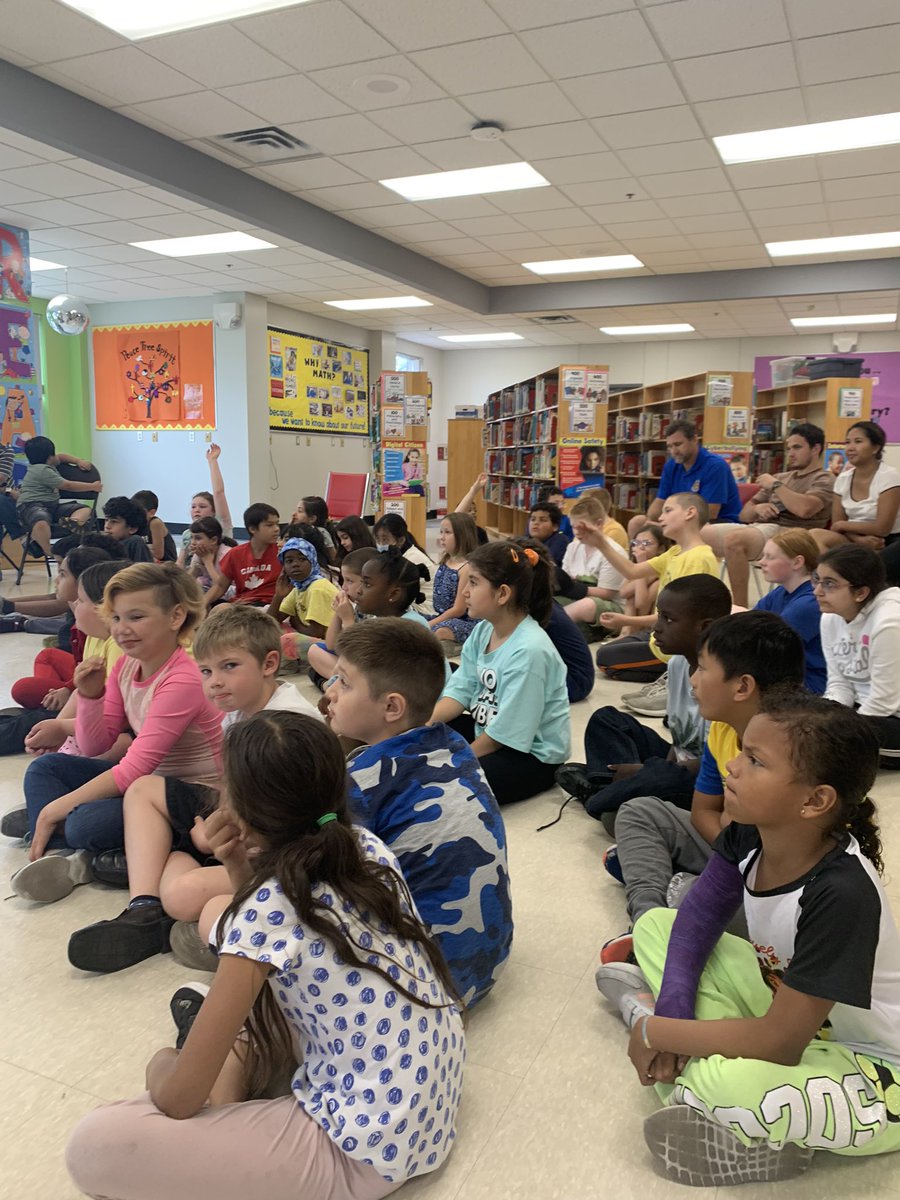 Ms_Moore_'s tweet image. Thank you @WindsorSymphony Youth Orchestra for visiting us at Camp Wonder today! 🎻🪕 We appreciated you sharing your beautiful music with us. #GECDSBSLP2023 @gecdsbpro @Ms_Waronchak @MrsTDugan @ClaraHowitt