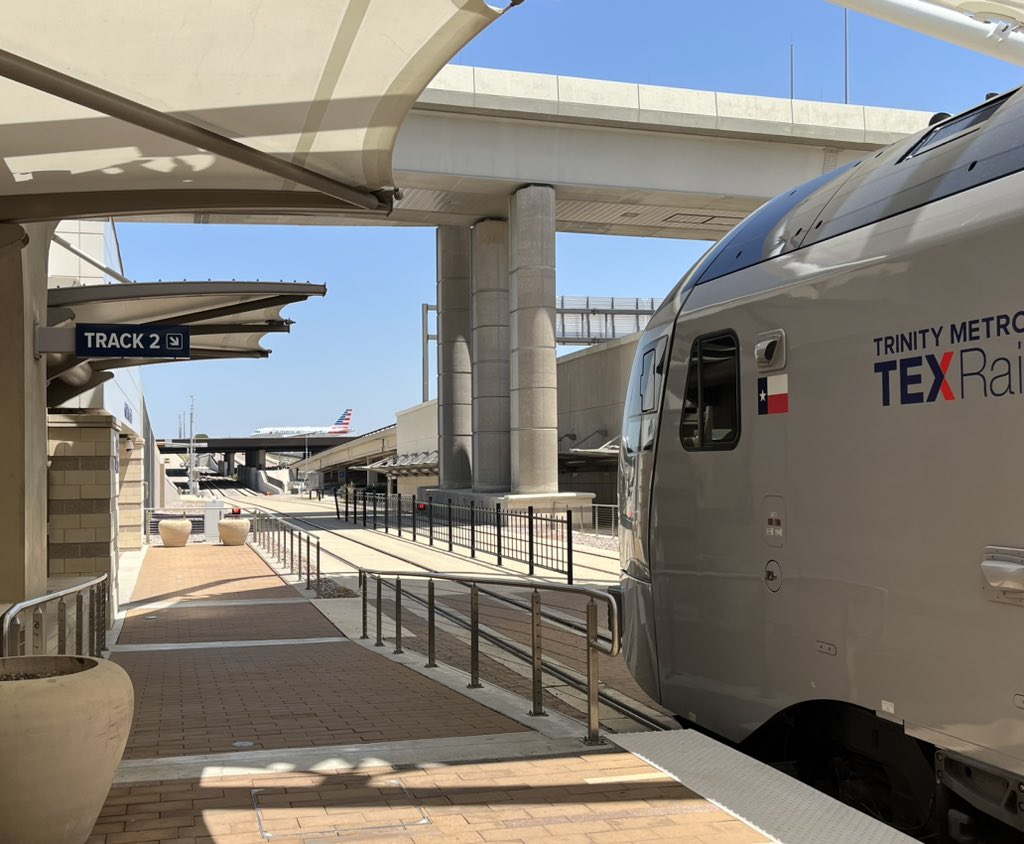 rail-magazine-on-twitter-hello-again-from-texrail-at-dfw-check-out