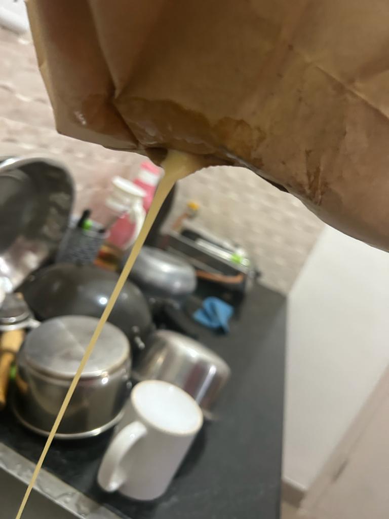 _RajatGarg's tweet photo. Ordered a mango shake (#172775217398) from @swiggy and received it in an absolutely  inedible state! Reached out to support, but they're asking for 6-8  business days to investigate. Seriously? And they only offered a partial refund! Unacceptable! @SwiggyCares  #SwiggyFail https://t.co/8PENDjVUyI