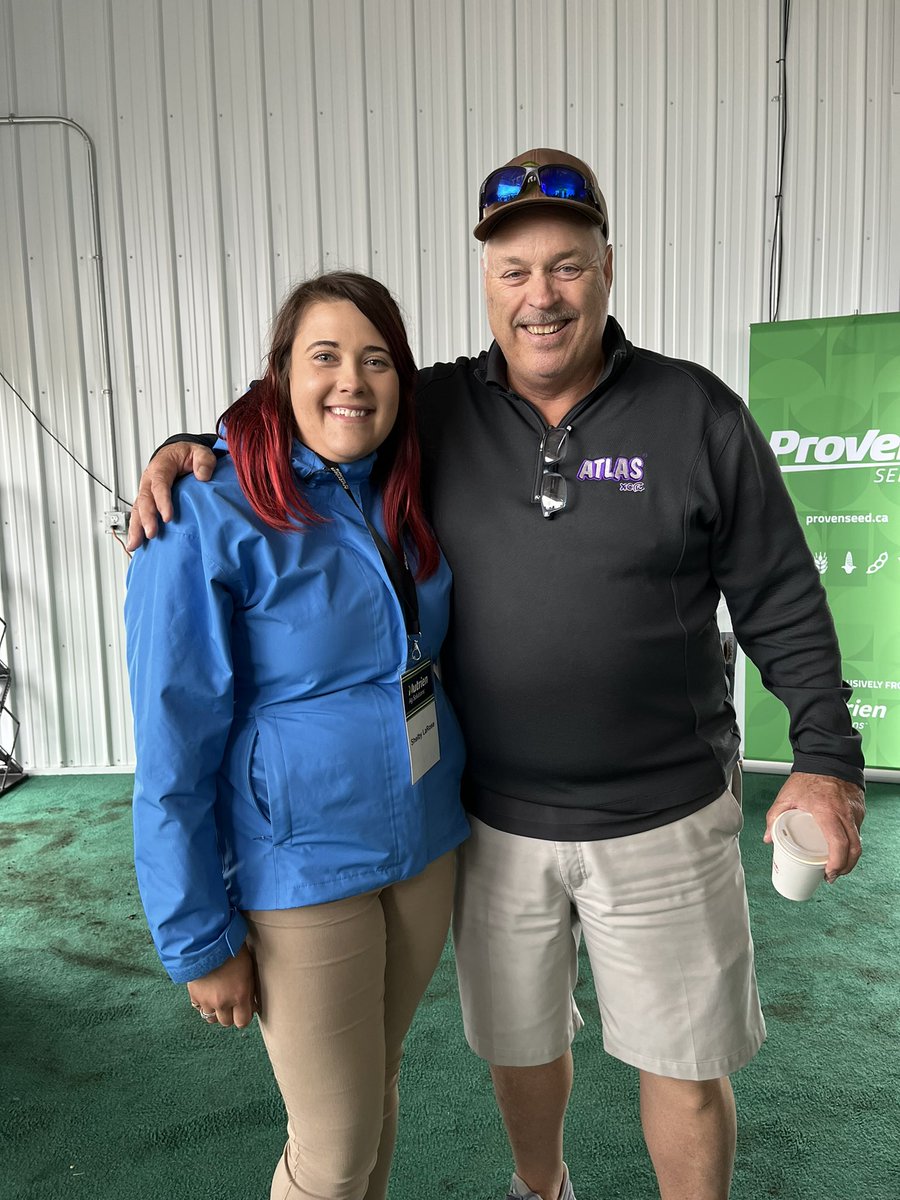 with one of my favorite persons @Shelby_LaRose01 @NutrienAgRetail #ProRep at @AginMotion. Shelby is a woman of conviction and action--she gets stuff done!!
thank you Shelby!