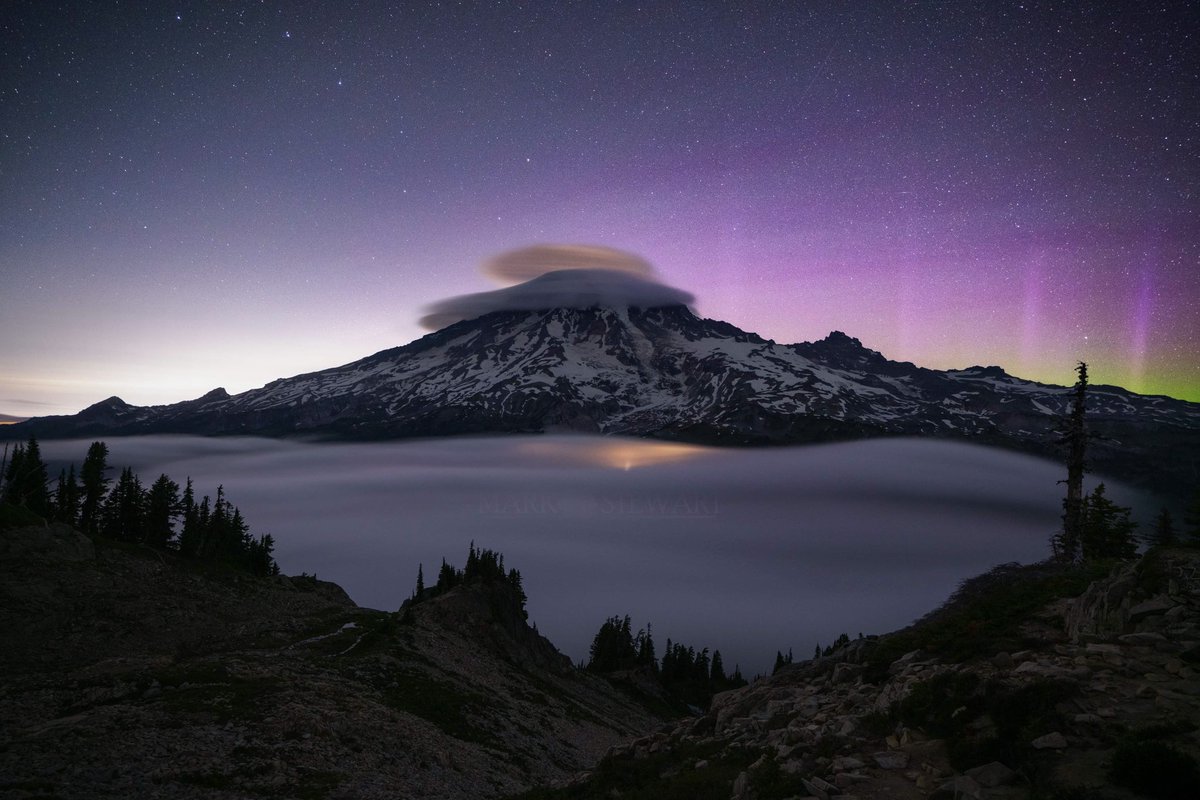 Sunday night we were treated this amazing scene. We were hopeful for a great #aurorastorm But instead got this amazing inversion, double lenticular cloud over #rainier and still a few small pillars! #aurora #wawx #wx
