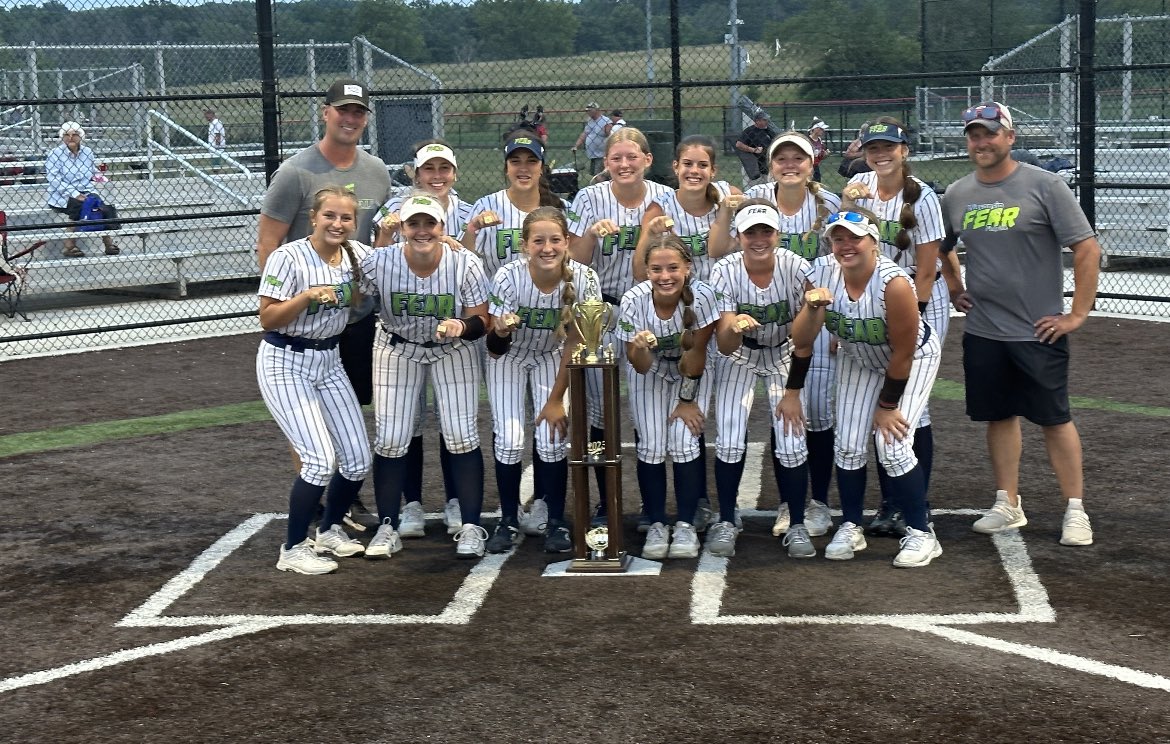 Morgan98649404's tweet photo. Went 7-0 at the @uctournaments I had a blast. Love this team and had to much fun. So excited for nationals in 2 weeks. Let’s kick some butt. @WIFearFastpitch https://t.co/IaMC0VI0iU