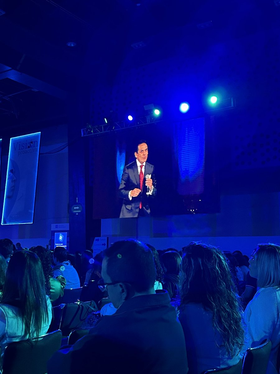 Andreitalovi's tweet image. “Que importante es portar la playera de quien me representa: YO MISMO.”

La platica más inspiradora que he visto, Finito López. 💫🙏🏻 #quebendicion #QMEP y la que más me hizo recordarte papá. 😘