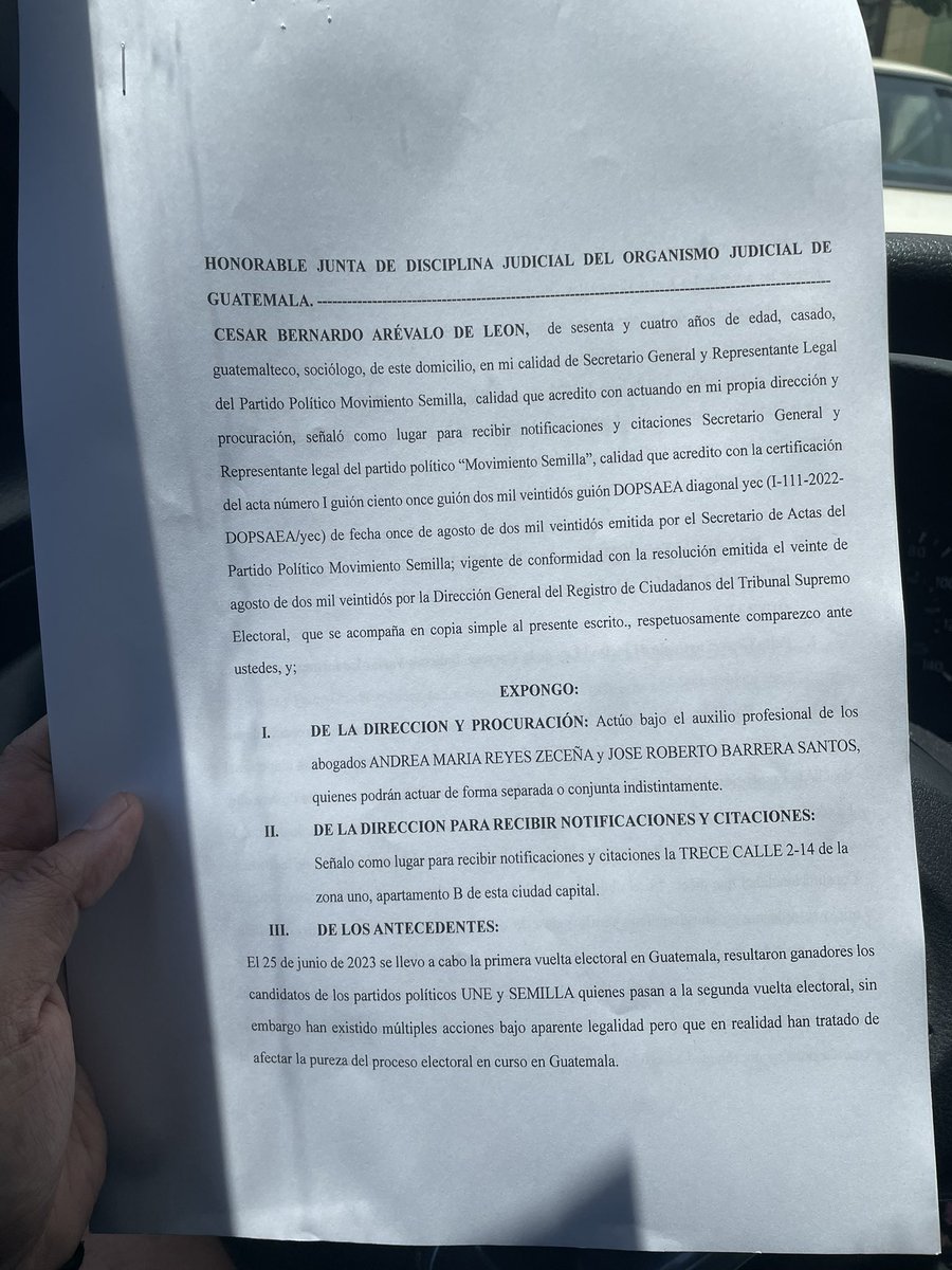 drewzecena's tweet photo. Por resoluciones como la de hoy del Juez Fredy Orellana presentamos una queja ante la Junta Disciplinaria pues claramente ha cometido faltas disciplinarias gravísimas. (La queja va también en contra de Silvia Valdéz) https://t.co/Y1F02tN8uq