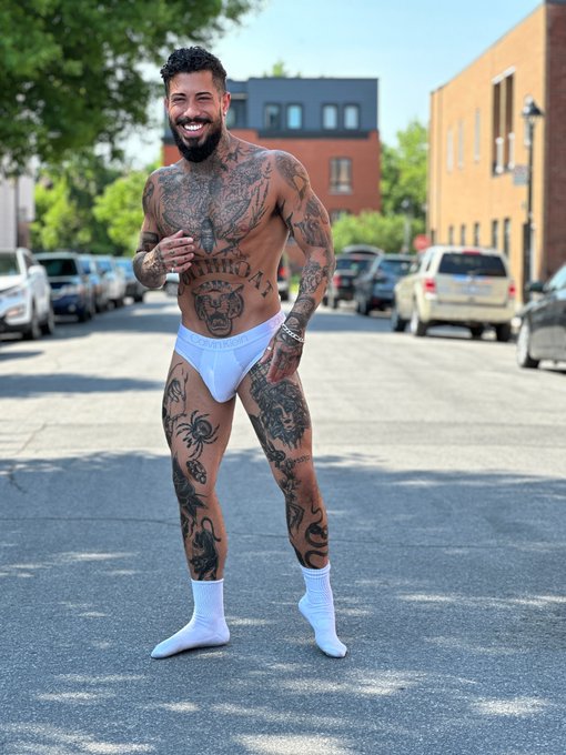 its me, hi, im so smiley its me. 🐒 https://t.co/X64EsksNWE<a href="/tag/selfie"class="tags"><span>#selfie</span></a>