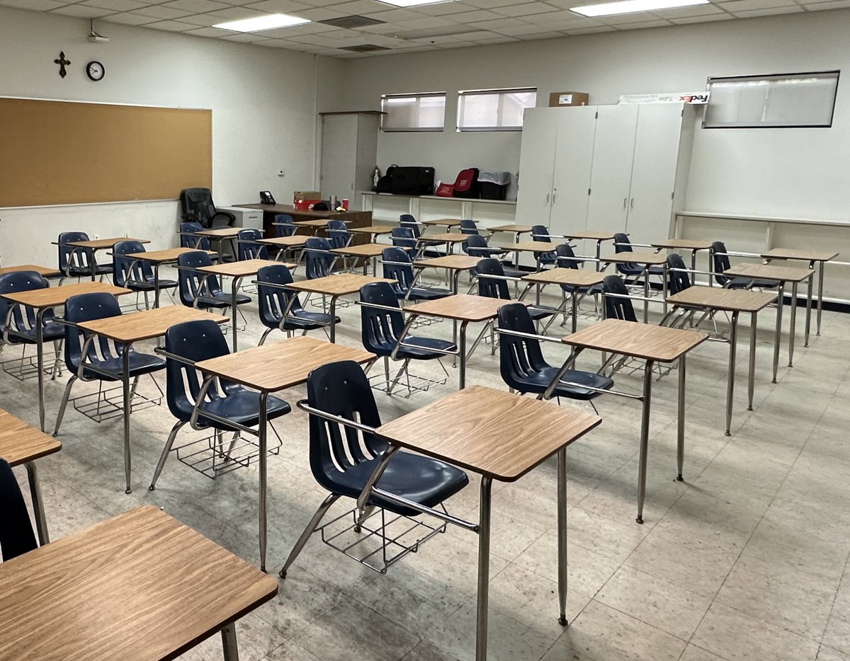 IAMRJM8's tweet photo. Truly bless to receive new desk for our middle school students. Huge thank you to @RosaryRoyals and Ms. Marquez for the gifts. #FromRAtoRA @Resurrection_CA @ra_saints https://t.co/wHg4oXr4F9