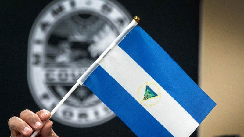 ALBATCP's tweet photo. El canciller de Nicaragua, Denis Moncada en la III #CumbreCelacUE : 

“El mismo Gobierno de Estados Unidos ha calificado el uso de esas bombas de racimo como crimen de guerra, esperamos que esa administración no cometa el crimen calificado así por sus representantes” https://t.co/tyqrFpuFed
