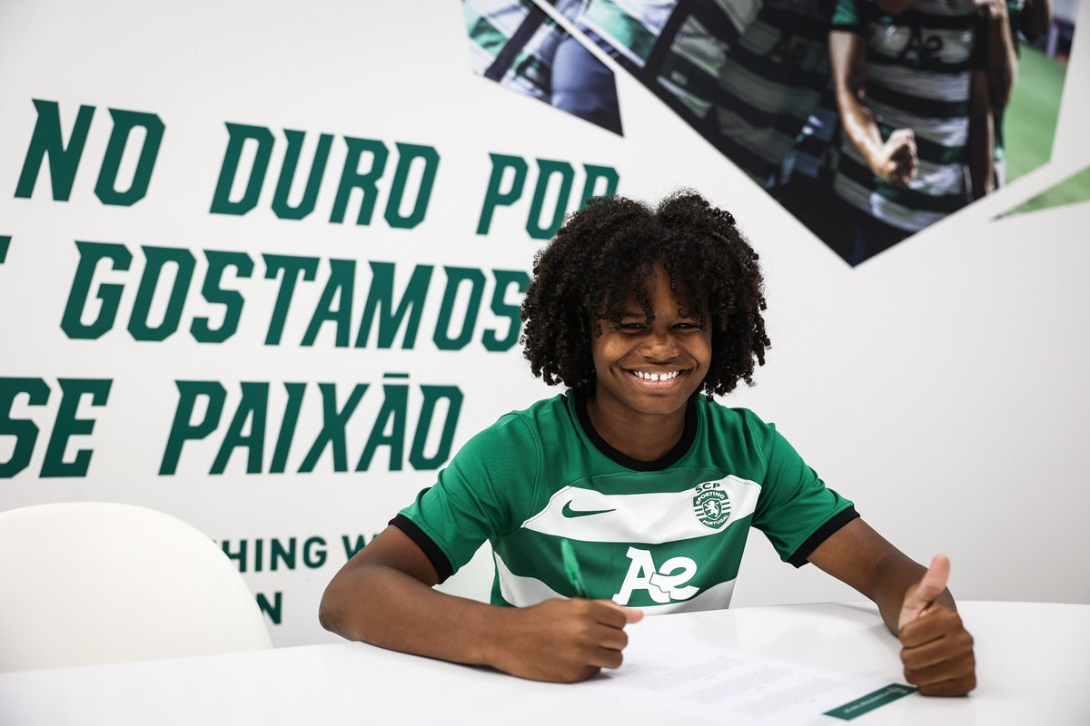 🗣️ “É um dia muito importante para mim, é um sonho tornado realidade."

<a href="/Leonete_Correia/">Leonete Correia</a> assina contrato profissional 🟢⚪️ #FutFemSCP  
👉 bit.ly/3pSfvjs