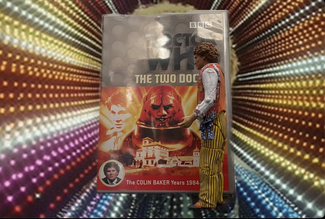 JR1991JR's tweet photo. The 6th Doctor as seen in The Two Doctors!
Also his Umbrella &amp; Time Distortion Detector (from Attack Of The Cybermen)

Head modelled by Devkumar3D &amp; sold by @NDWDesigns 
Umbrella modelled &amp; sold by @astrotoyboy 

#DoctorWho #TheTwoDoctors  #DoctorWhoCustomFigure 
@SawbonesHex https://t.co/W1Vq2atmnA