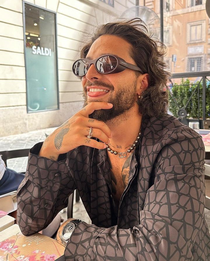 aury941's tweet image. Aaah Juan .  Roma ti fa benissimo 🤭❣🔝🎵🎶 #maluma #cocoloco