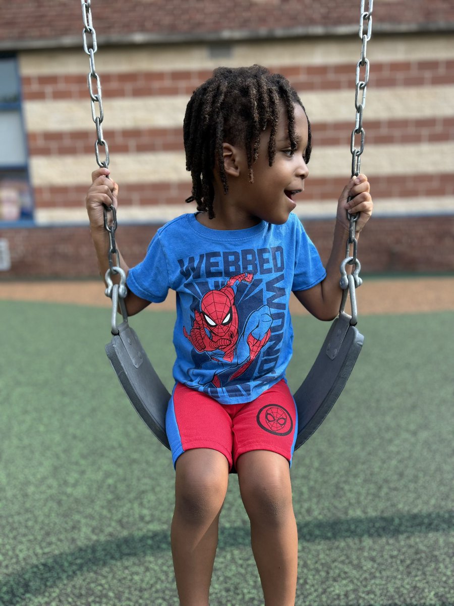 msPerez_Prek's tweet photo. Hopping into the week with froggy activities and fun outdoor play @Mrs_D_PreK @mrpassner @chavensNJ #NBTPreschoolUnited https://t.co/yYCpxzb6pr