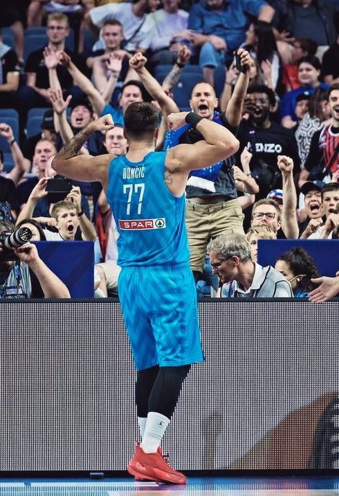 15 days until Luka Dončić plays a basketball game. 🏀 🇸🇮