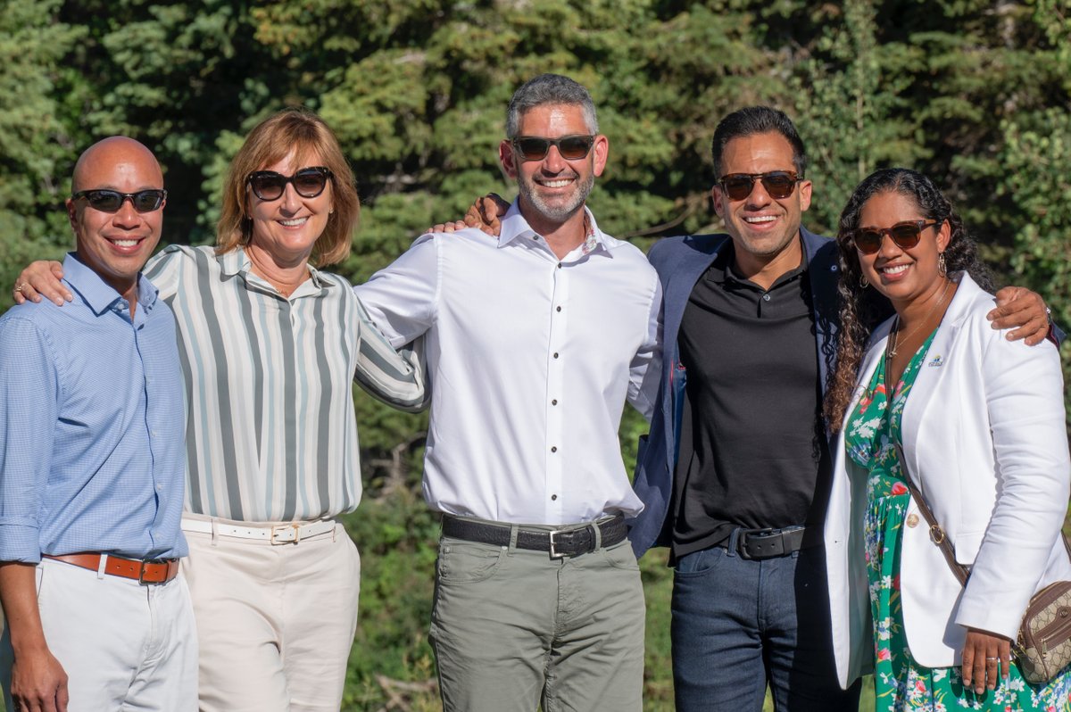 TarsusRx's tweet image. Tarsus was front and center at the AECOS Summer Symposium 2023 last weekend! Thank you to @AECOSurgery for inviting our CCO @AzizMottiwala to speak at the Innovation Forum and for creating a dynamic space to collaborate and learn. #AECOS