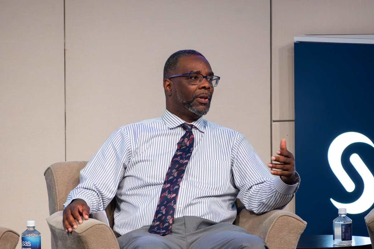 Hunt_Institute's tweet photo. How can literacy be a lever for societal change?

@jkowal14 moderates this session with @KJWinEducation and @BobWise48 to explore the impact of literacy &amp; how investment can improve society &amp; close equity gaps. #ThePathForward https://t.co/o75IwFgif2