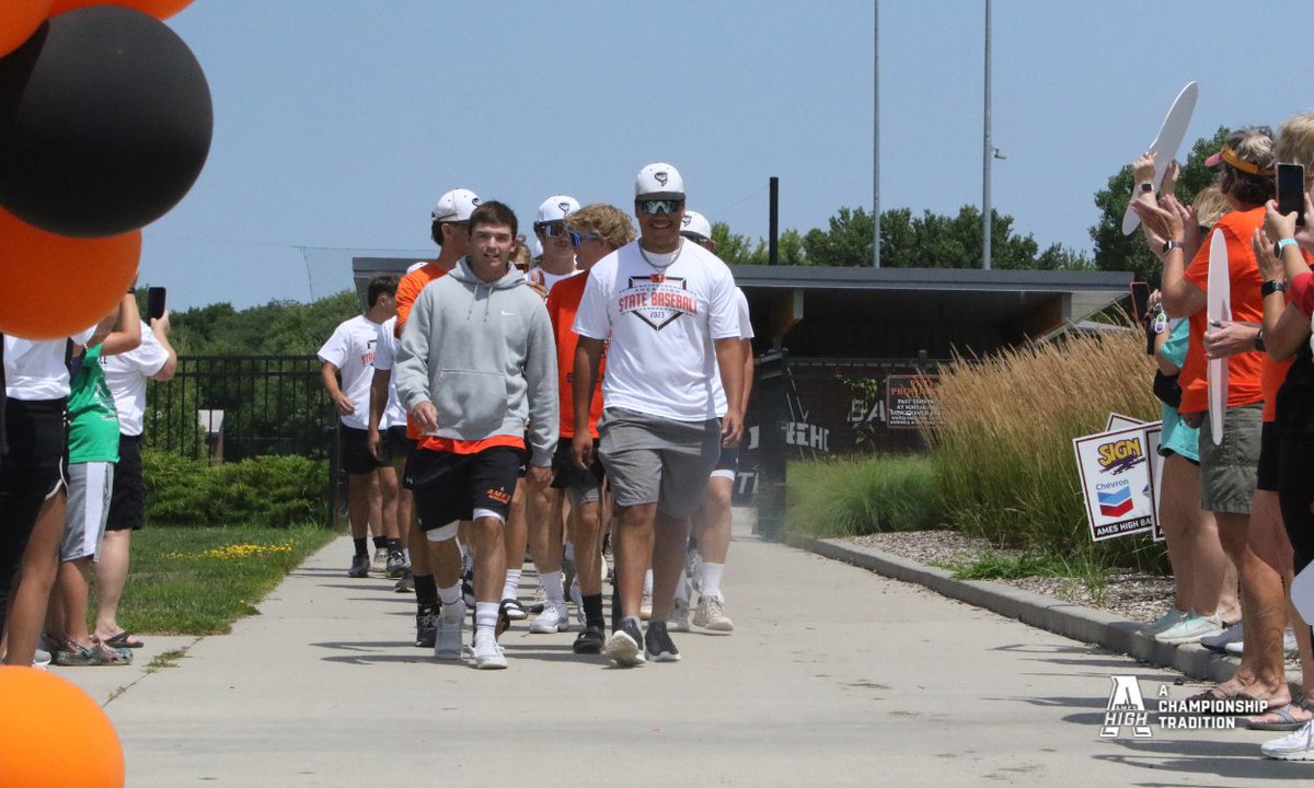 AmesAthletics's tweet photo. 𝑾𝒉𝒆𝒆𝒍𝒔 𝒖𝒑 𝒕𝒐 𝑰𝒐𝒘𝒂 𝑪𝒊𝒕𝒚 ⚾️

Thanks for the escort, @AmesPolice!

#AChampionshipTradition https://t.co/MnTpMhq2Xw