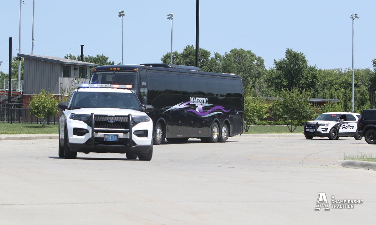 AmesAthletics's tweet photo. 𝑾𝒉𝒆𝒆𝒍𝒔 𝒖𝒑 𝒕𝒐 𝑰𝒐𝒘𝒂 𝑪𝒊𝒕𝒚 ⚾️

Thanks for the escort, @AmesPolice!

#AChampionshipTradition https://t.co/MnTpMhq2Xw