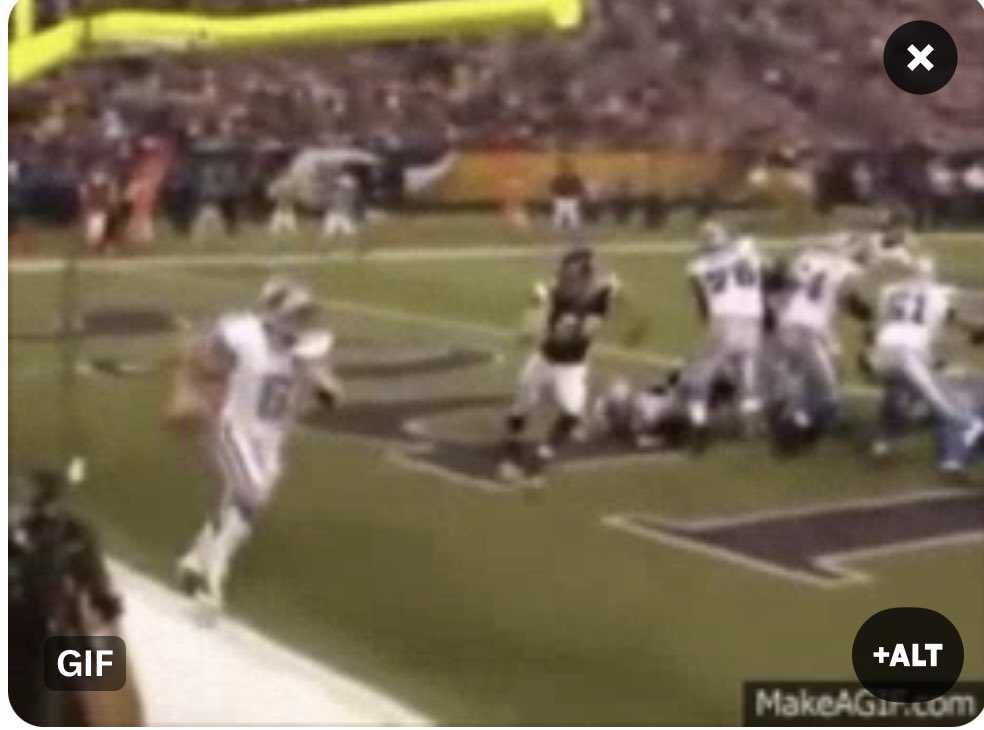 This is the plate packer fans are eating from today 😂 🧀