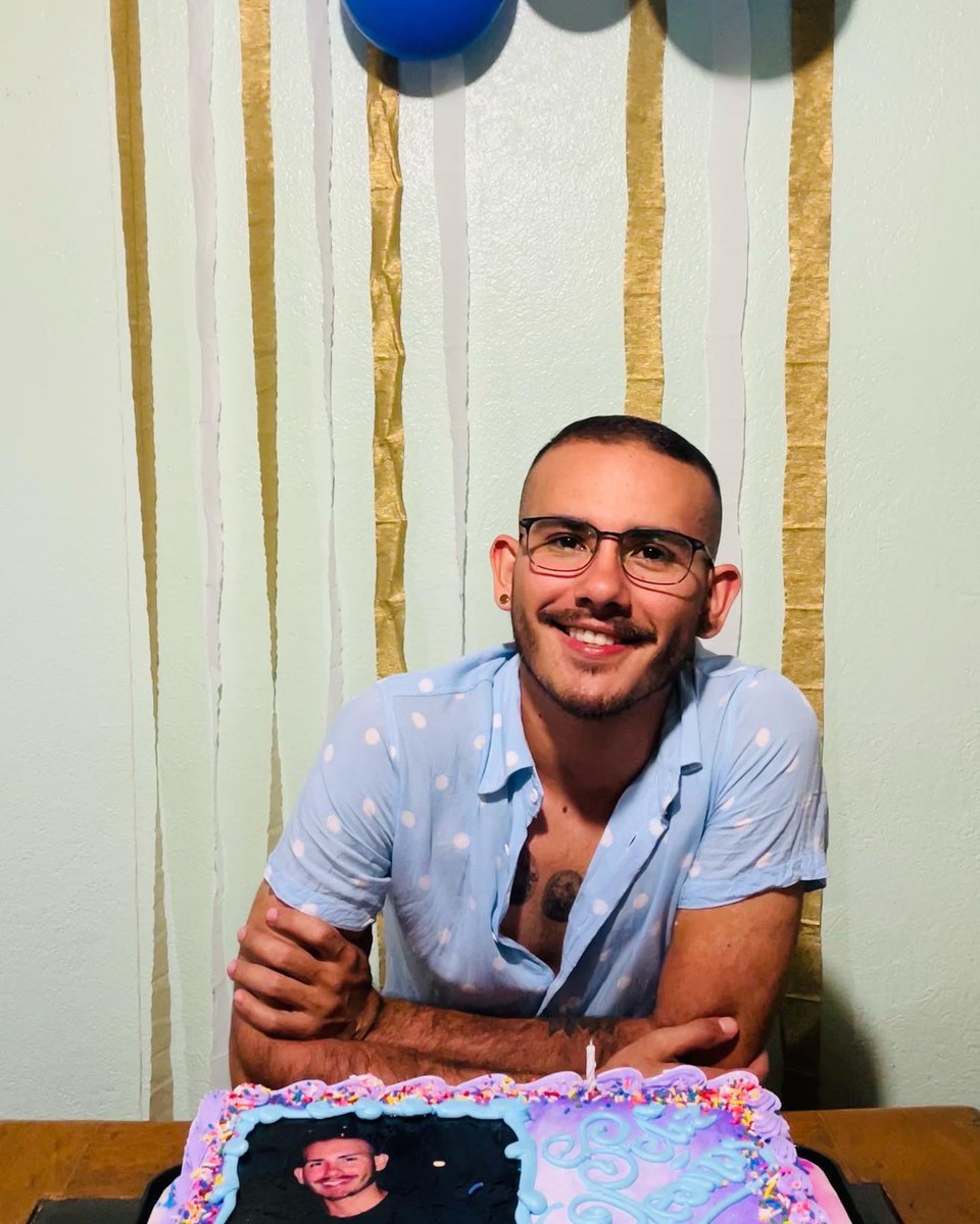 JosephV44166180's tweet photo. Feliz cumpleaños a mi 🔥 https://t.co/CQiPAEdGwv