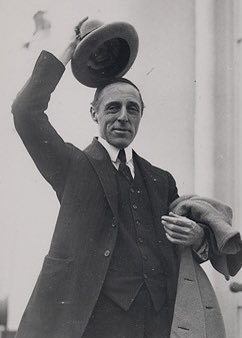 Cinemalords_'s tweet photo. The birth of #narrative_filmmaking marked a significant milestone in the evolution of the film industry. Filmmakers such as #D.W.Griffith played a pivotal role in pioneering narrative storytelling techniques that are still widely used today. https://t.co/nXFXwLN9A8