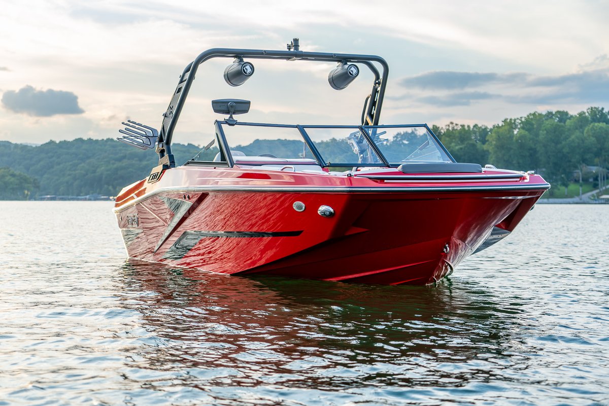 HeydayWakeboats's tweet photo. The Heyday H20 combines intuitive functionality with powerful performance in a 20’ package. This game changer gives more families the opportunity to create lifelong memories on the water.
#heydaywakeboats https://t.co/OUZ2gzzH1g