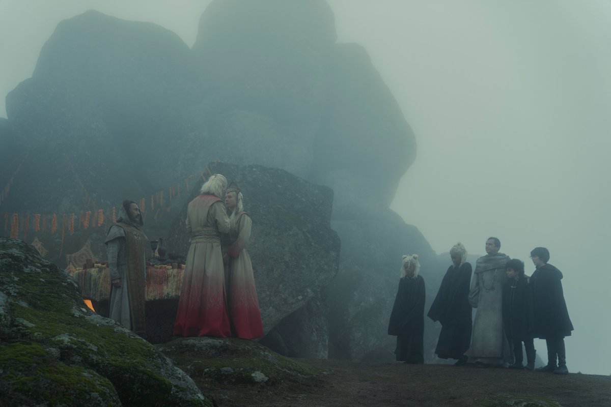 GameOfThrones's tweet photo. Tradition.