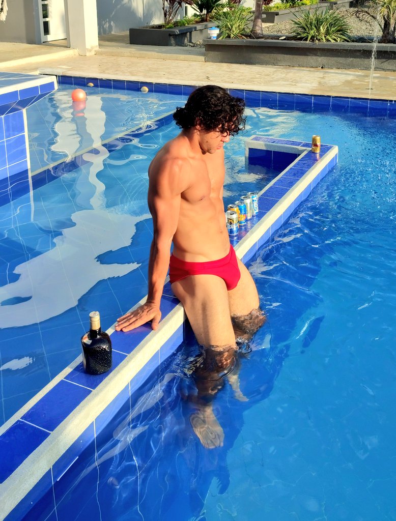 _Drex_x's tweet photo. @BusbyAleth28219 Ohhhh yes! #red #Barbara #red #hot #DayBreak #Men #delicious https://t.co/YN9bnLgY0I