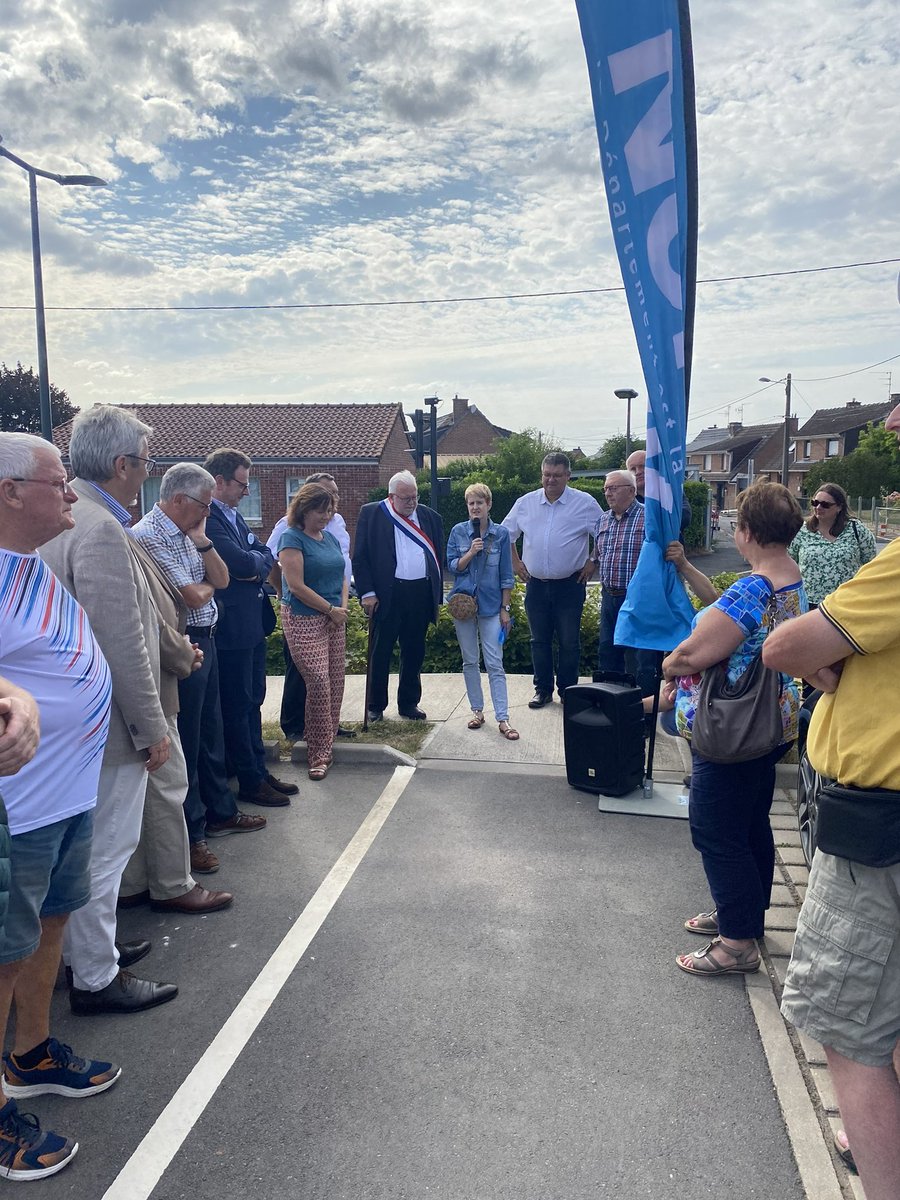 EnergieFlandre's tweet image. En direct - le @siecf inaugure son 100ième point de charge pour véhicules électriques à #Meteren💡🚗
✅ les bornes sont accessibles via le badge @passpass_elec et en interoperabilite
✅un projet @siecf avec le soutien de @departement59 et @prefet59 
@rev3