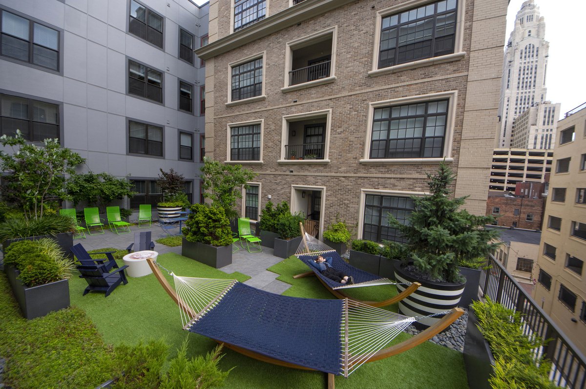 KEPHARTarch's tweet photo. POV: You live in the city but the amenities say otherwise #DesignInspo https://t.co/lnactXQoPZ