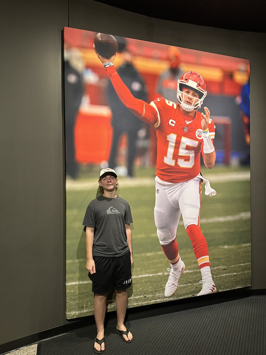 travis_82's tweet photo. Finally got to check this off the list! @ProFootballHOF @NFL @PatrickMahomes https://t.co/d8yryGGj1T