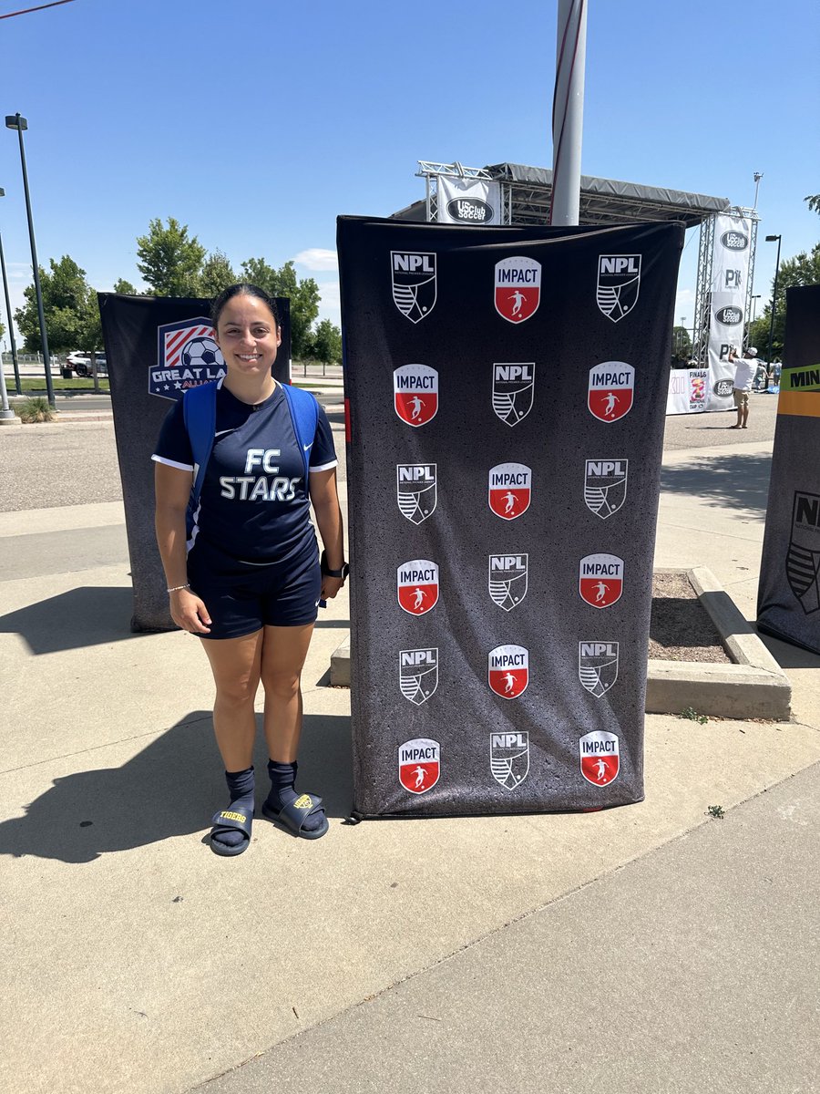 Mama_Pru's tweet photo. In Denver with Erin for the last of her ⁦@starsofma⁩ Tournaments. Ten years playing with FC Stars she has met so many terrific teammates, had some fantastic coaches and traveled the country. https://t.co/U5t8NqAM3g