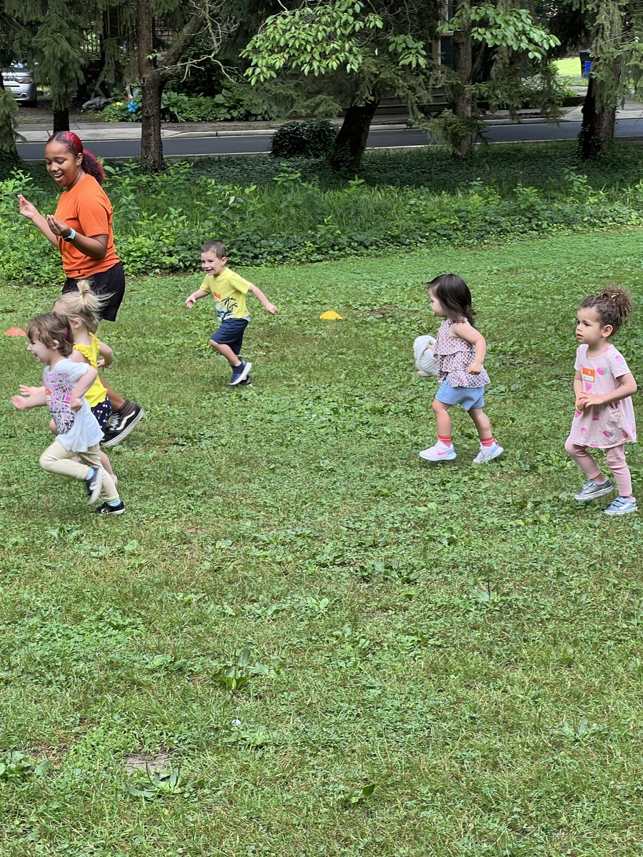 hfsFriends's tweet photo. At HFS Summer Camp our littlest campers, the Swallowtails, enjoyed visiting ‘soccer island’ to work on their skills with the coaches from Soccer Shots!
#Summercamp #soccer #outdoors #summerfun https://t.co/7XBX84iZaI