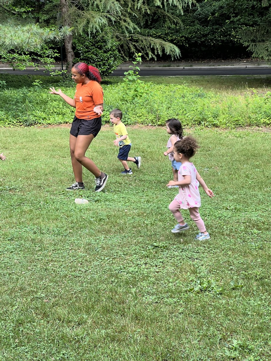 hfsFriends's tweet photo. At HFS Summer Camp our littlest campers, the Swallowtails, enjoyed visiting ‘soccer island’ to work on their skills with the coaches from Soccer Shots!
#Summercamp #soccer #outdoors #summerfun https://t.co/7XBX84iZaI