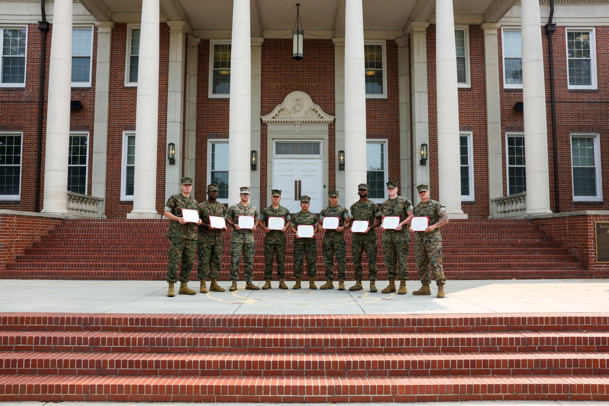 MCRDPI's tweet image. @USMC Marines with H&amp;amp;S BN, MCRD Parris Island, S.C., #reenlist as some of the first Marines selected through the Commandant’s Retention Program, July 18, 2023.

The Commandant's Retention Program (CRP) makes reenlisting faster and easier for the highest-performing Marines.