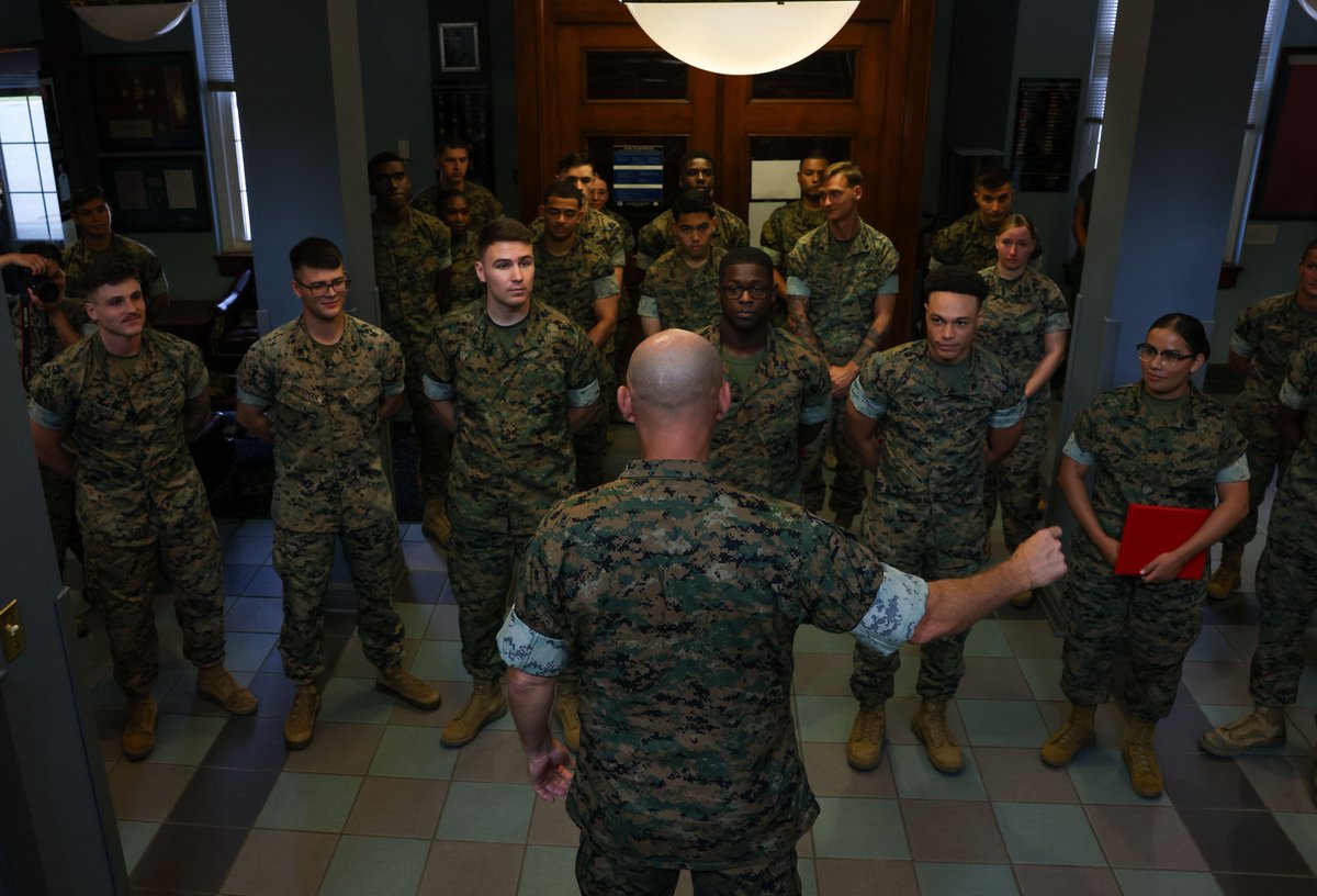 MCRDPI's tweet image. @USMC Marines with H&amp;amp;S BN, MCRD Parris Island, S.C., #reenlist as some of the first Marines selected through the Commandant’s Retention Program, July 18, 2023.

The Commandant's Retention Program (CRP) makes reenlisting faster and easier for the highest-performing Marines.