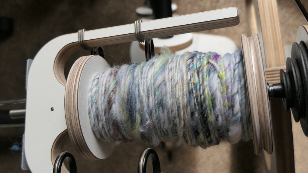 LizLovick's tweet photo. Half of the Fish batt from @charmaine_shambles_yarntings - so easy to spin.
#spinning #wool #silk #tourdefleece #TdF #amspinning #Blissspinningwheel #spinningfibre #spinningwool #spinnersofinstagram #lovick #northernlace #northernlacepress #ravelry #amdesigning https://t.co/qLLbitWQvo