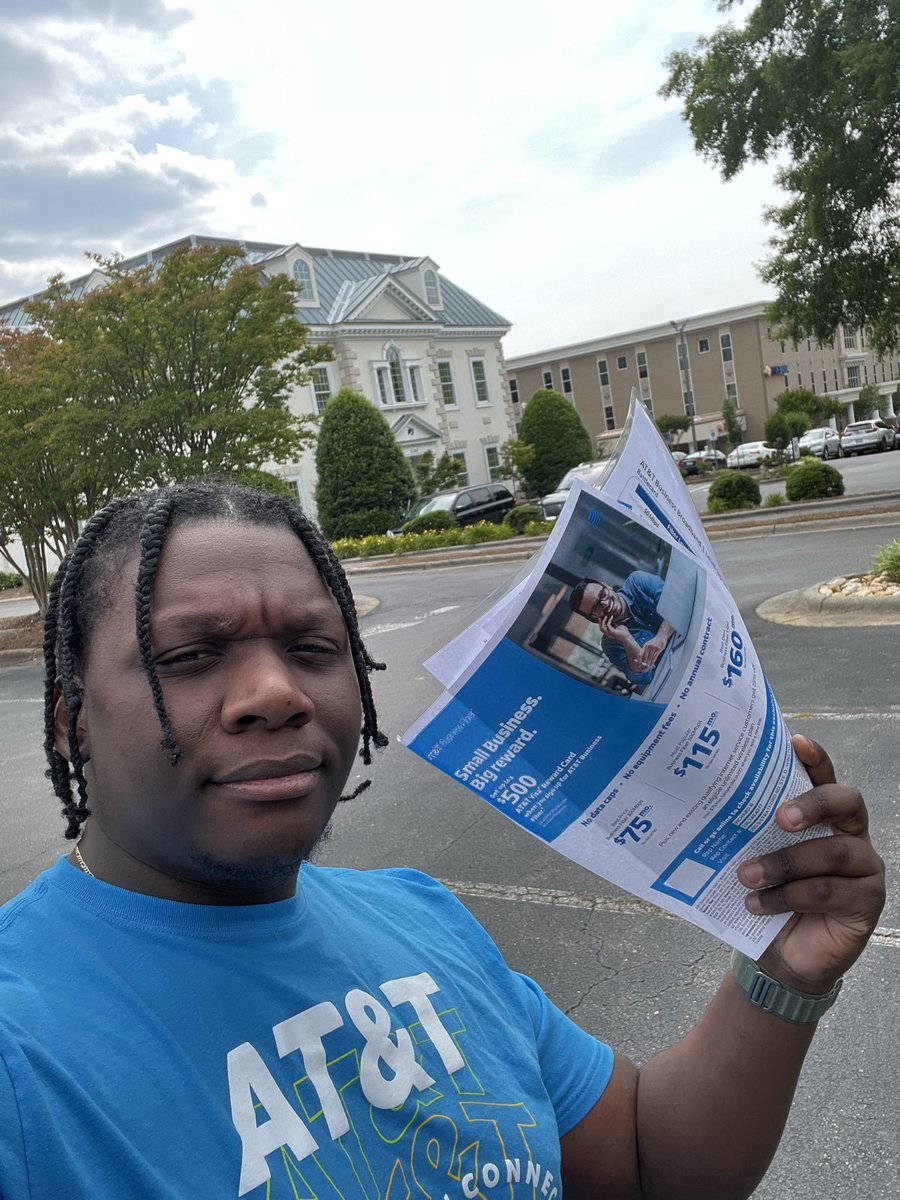 AreianF3's tweet photo. @336RichieRich w/ a frosty FIBAH 1K getting @BIGSTRATFORD336 a #MAS2x4 #inVINCEables2x4 Today! ✅🤝🫡
#MASBetterTogether
#BetterTogetherLikeDevelopmentAndEngagement 💪🏽🗣️
#LeadFromTheFront
@404girl https://t.co/DOUeXYR44H