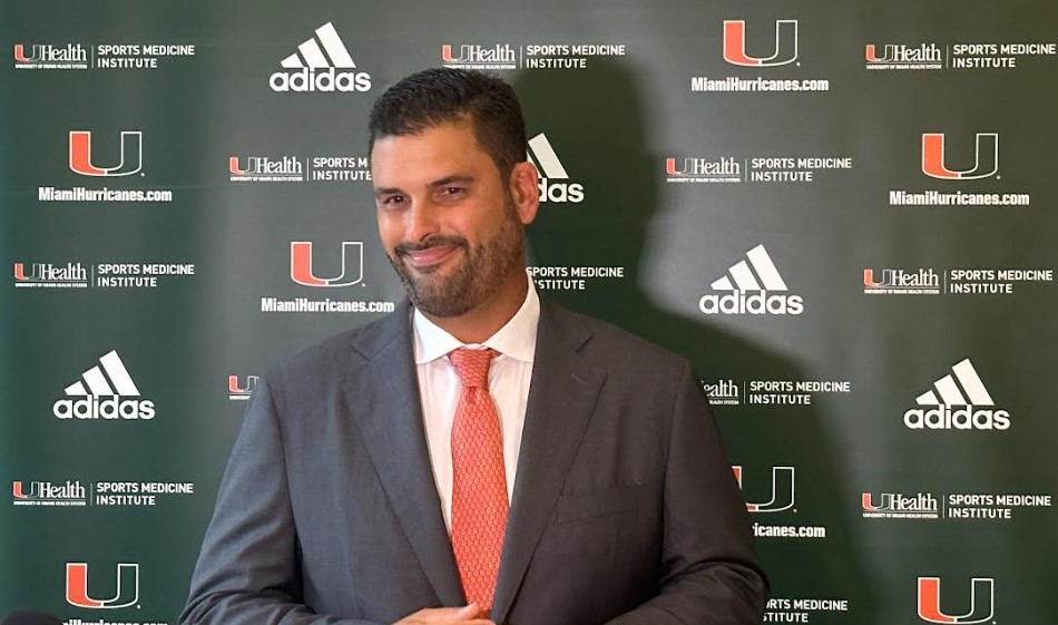 Miami Hurricanes baseball ramping up its analytics game, going from 2 part-time student volunteers to a full-fledged staff under J.D. Arteaga - https://t.co/4zxGRII4MI https://t.co/nhz87bOFN5