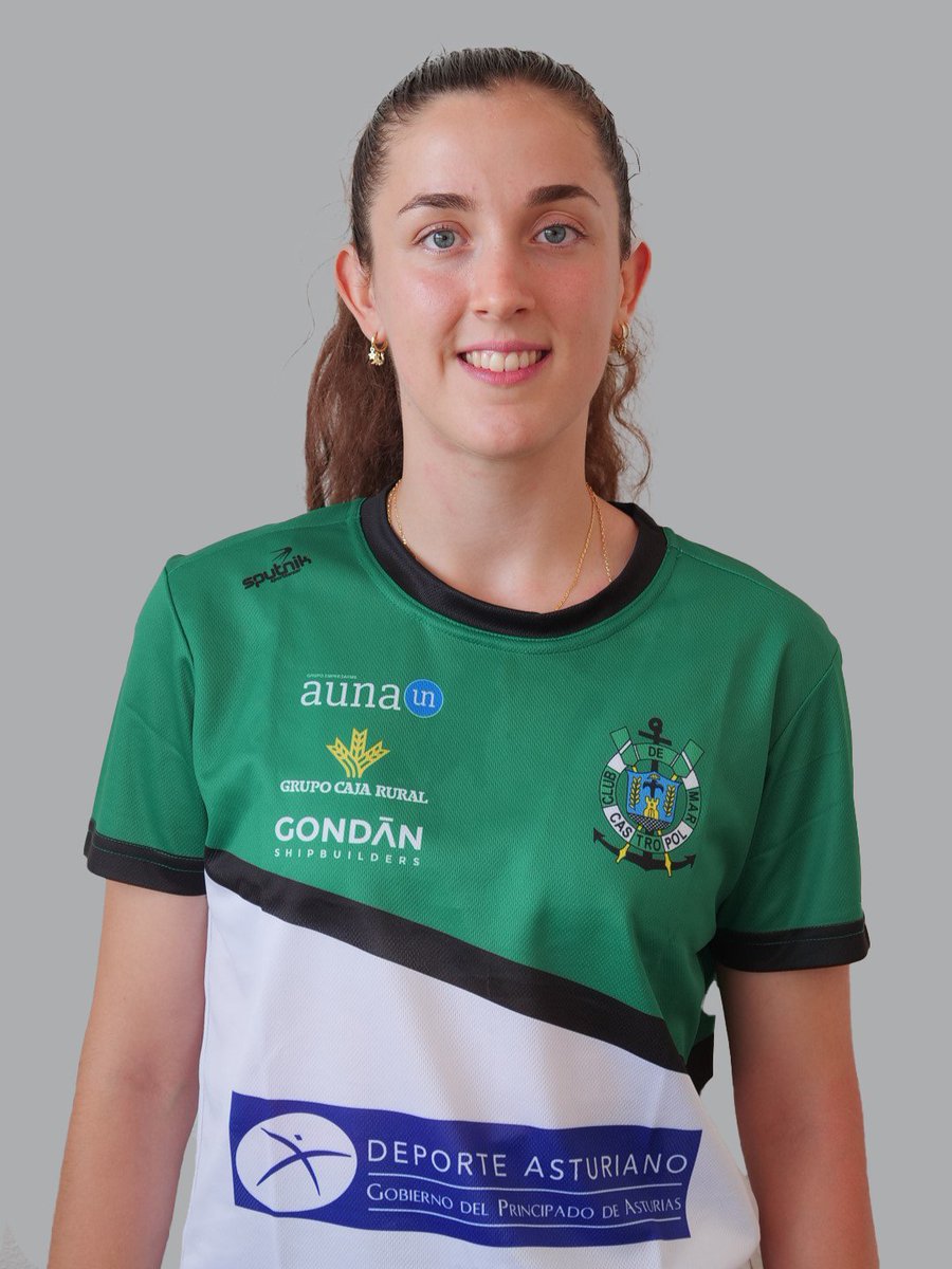 CMCastropol's tweet photo. 👩 Este pasado fin de semana hizo su debut en la I Bandeira Cesantes Concello de Redondela a bordo de la #RiaDelEo 🚣🏻♀️ Eva Maciá, que llega desde la Universitat d'Alacant Rem para sumarse y reforzar a la trainera de nuestro equipo femenino este verano.
🙋🏻♀️ 🅱🅸🅴🅽🆅🅴🅽🅸🅳🅰! https://t.co/uYWXr7iTGp