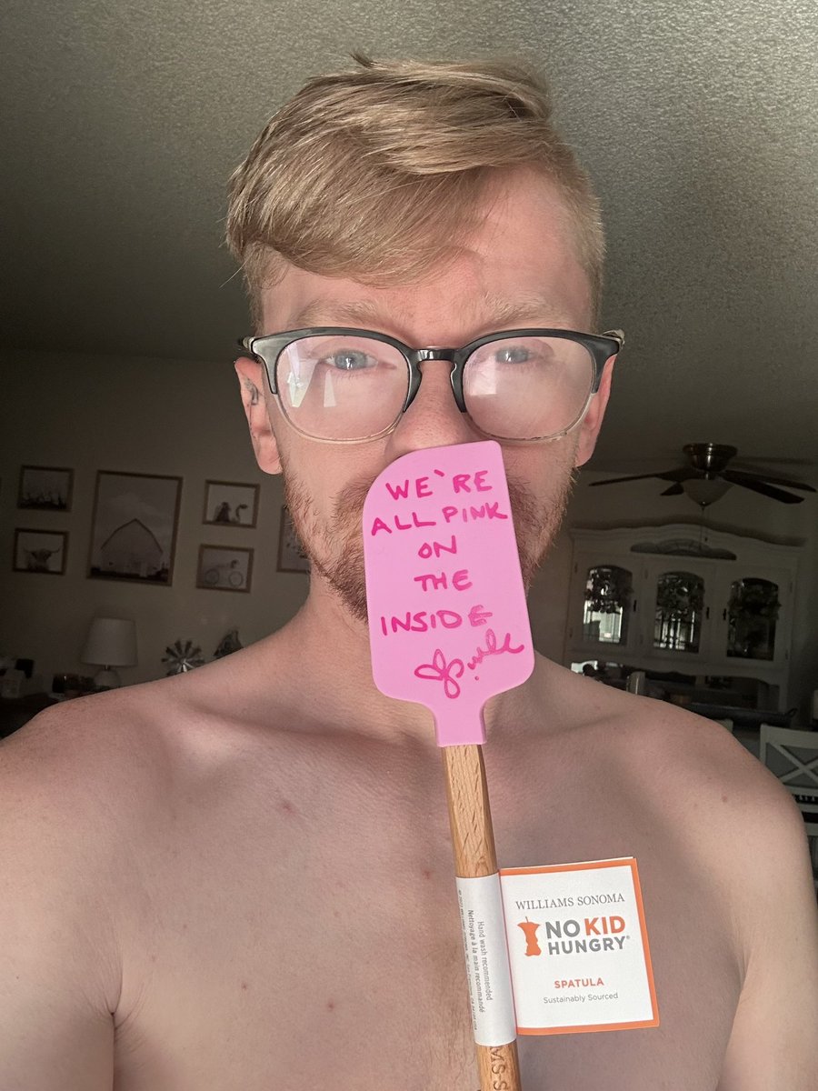 Did I buy a spatula simply because <a href="/Pink/">P!nk</a> designed it and it is for a good cause? Absolutely! In love with it! 💕