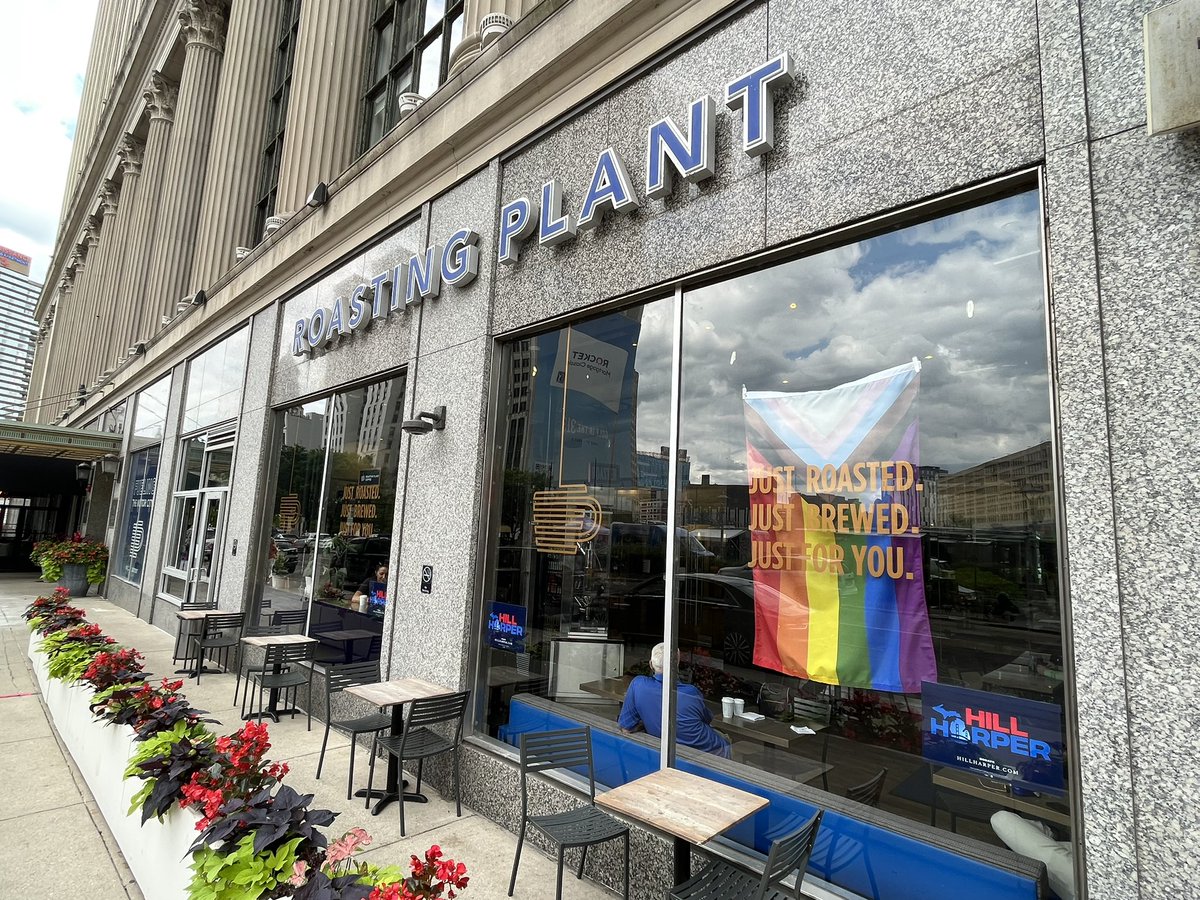 ChadLivengood's tweet photo. First @hillharper campaign signs in the wild.

And by wild I mean the windows of the Roasting Plant coffee shop he owns in downtown Detroit. 

#MSEN https://t.co/vsG2EEGcxt
