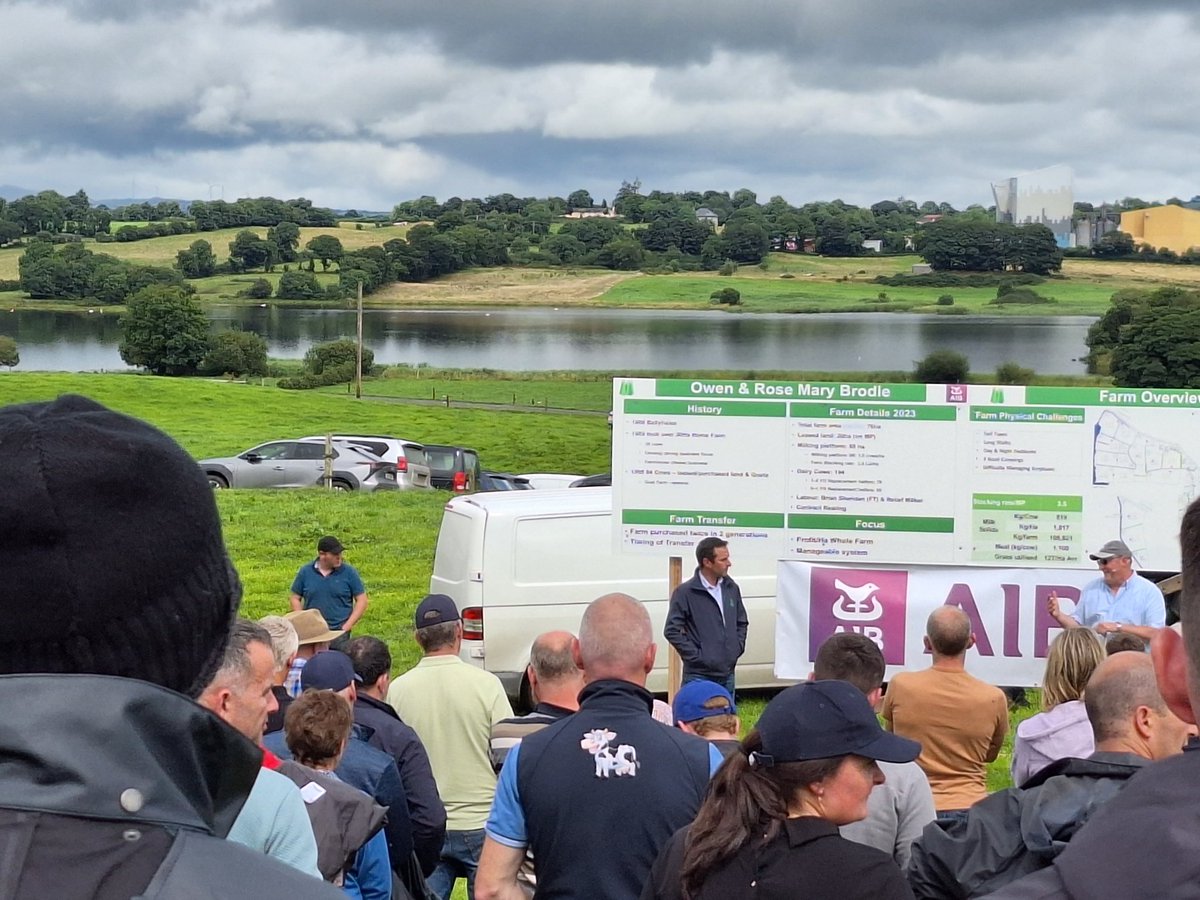 grazyfarmer's tweet photo. What a day!!. #IGAdairy summer tour. Thanks to those of you who travelled to the event. Managed to chat to some of you and  apologies to those I only managed to nodd to but never got back to say hello. #schoolday #greatday https://t.co/sFkjUquglt